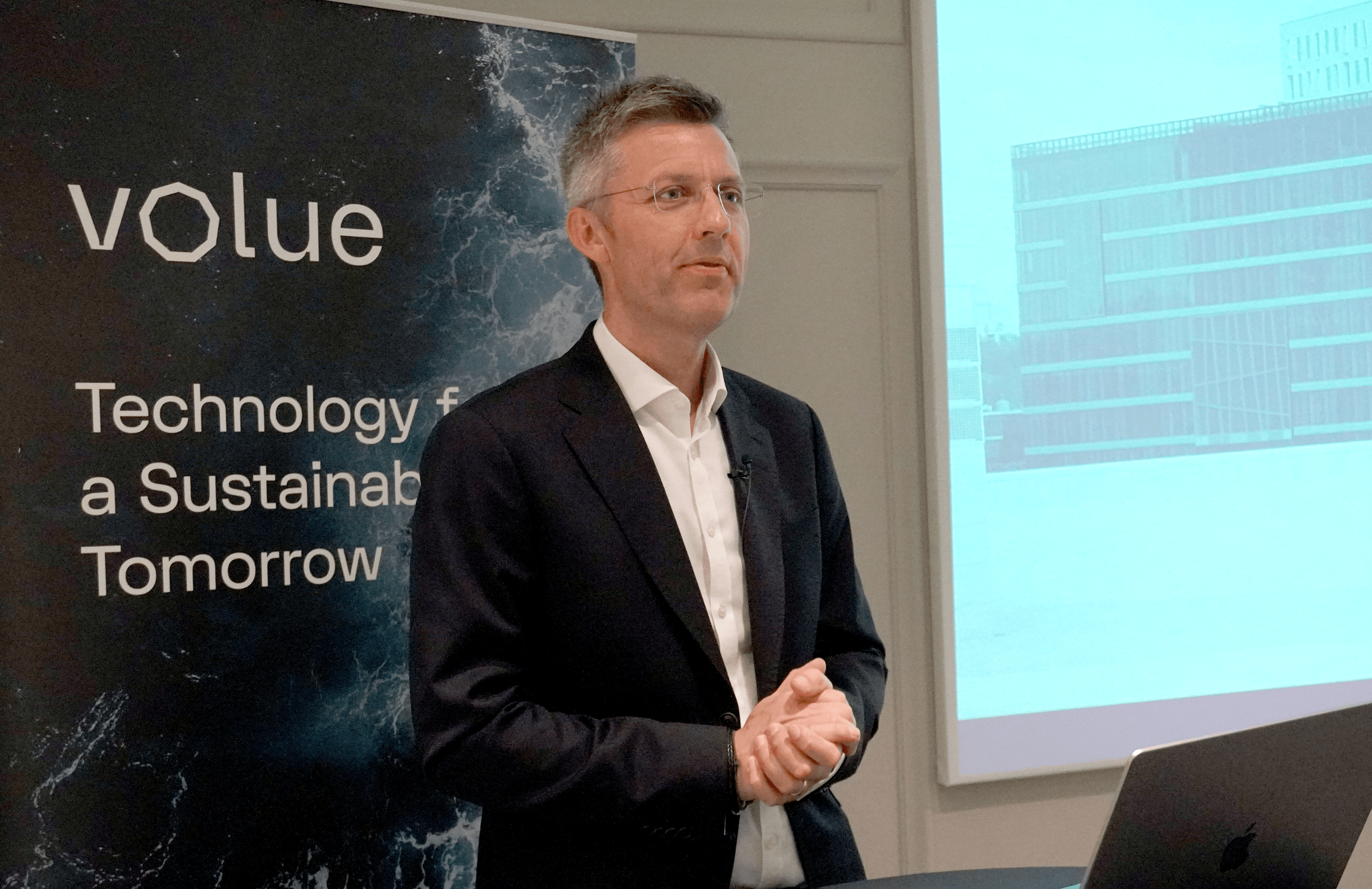 Trond Straume during presentation
